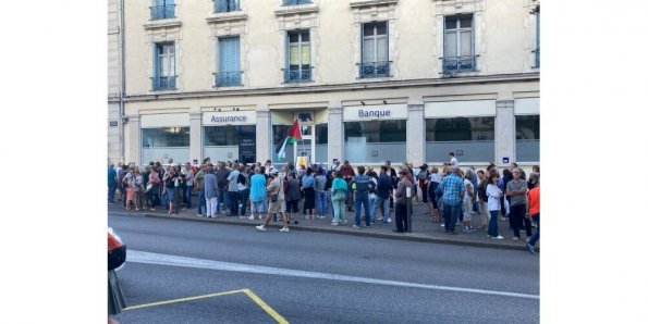 250910_Manif-Belley_Prg-1